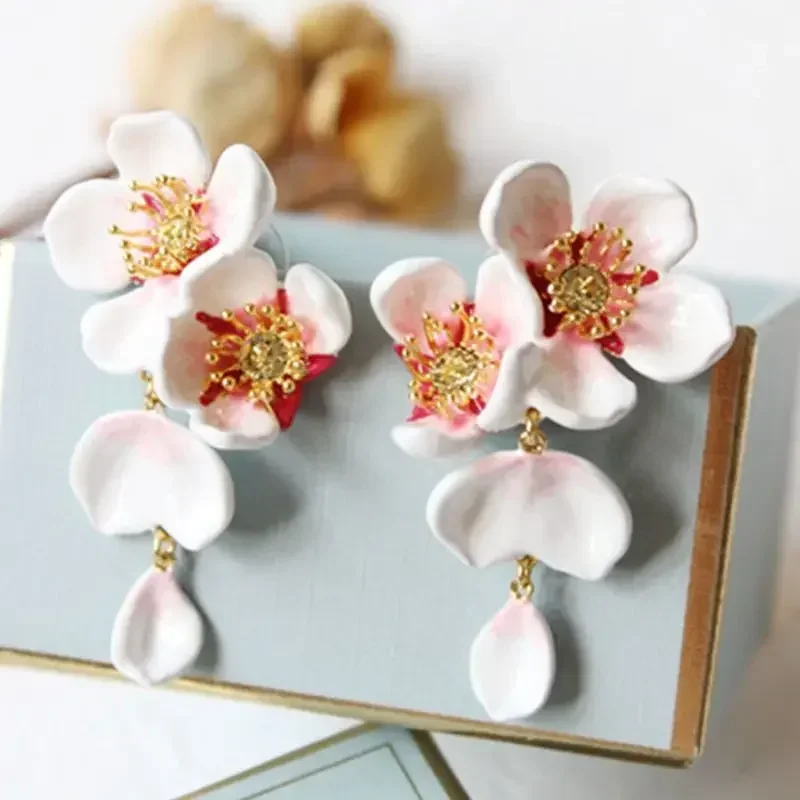 Sakura Limited Series Branco Sakura Pingente Brincos para Mulheres, Earclips, Earclip