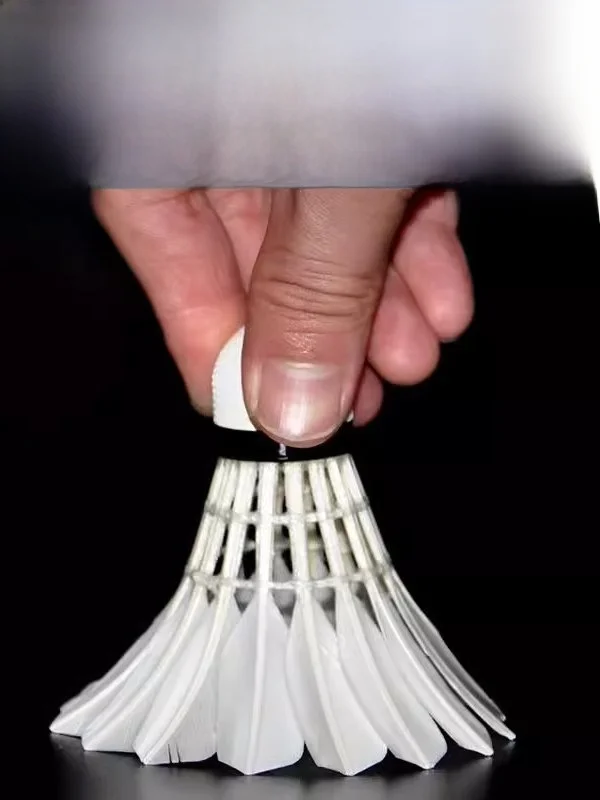 ريشة تنس الريشة للتدريب والمنافسات الاحترافية، مقاومة للرياح للاستخدام الداخلي والخارجي، ذات رأس مركب من الفلين المتين