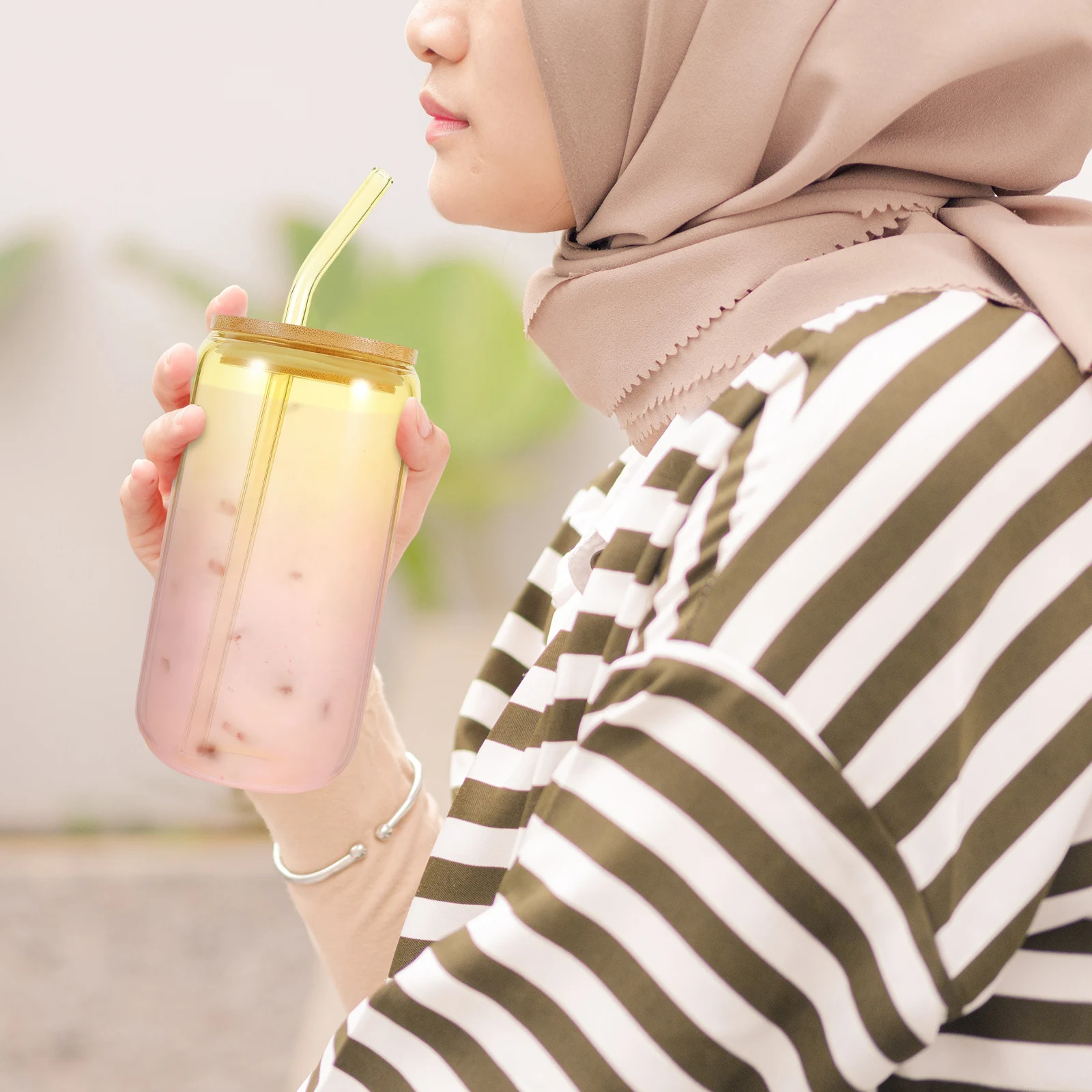 

Clear Glasses Juice Tumbler Cup with Lids Drinking Cups Yellow Wood Colored Water