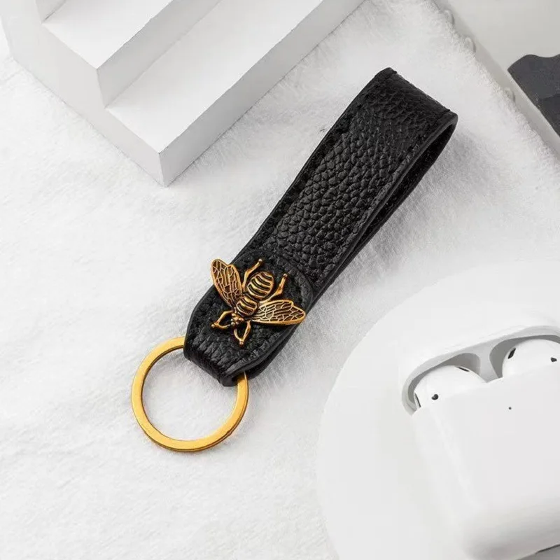 Gorgeous Retro Leather Keyring Delicate Bee Car Keychain Jewelry Fashion Designer Cowhide Key Chains for Men and Women Wholesale