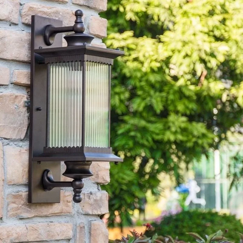 Chinese Vintage Metal Solar Waterproof LED Wall Light Outdoor Balcony Garden Villa Home Decor Novelty New Energy Saving view 5