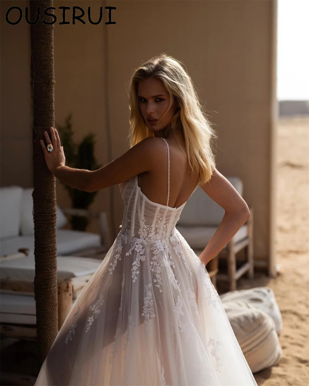 Spaghetti Straps Tulle Illusion Bridal Wedding Dress with Appliques Lace A-line Court Wedding Gown Vestido de novia