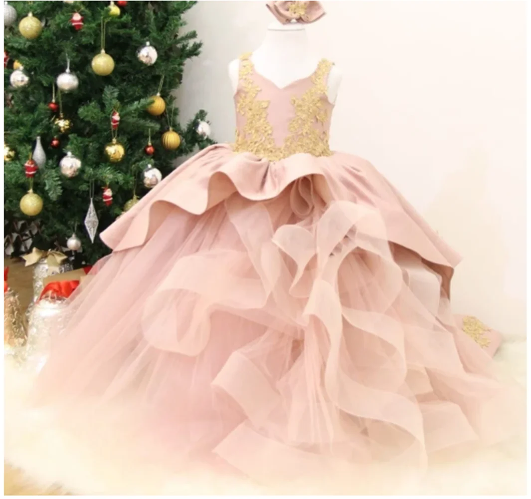 

Pink Tulle Flower Girl Dresses Puffy Gold Patterned Embroidery With Bow Sleeveless For Wedding Birthday Banquet Princess Gowns