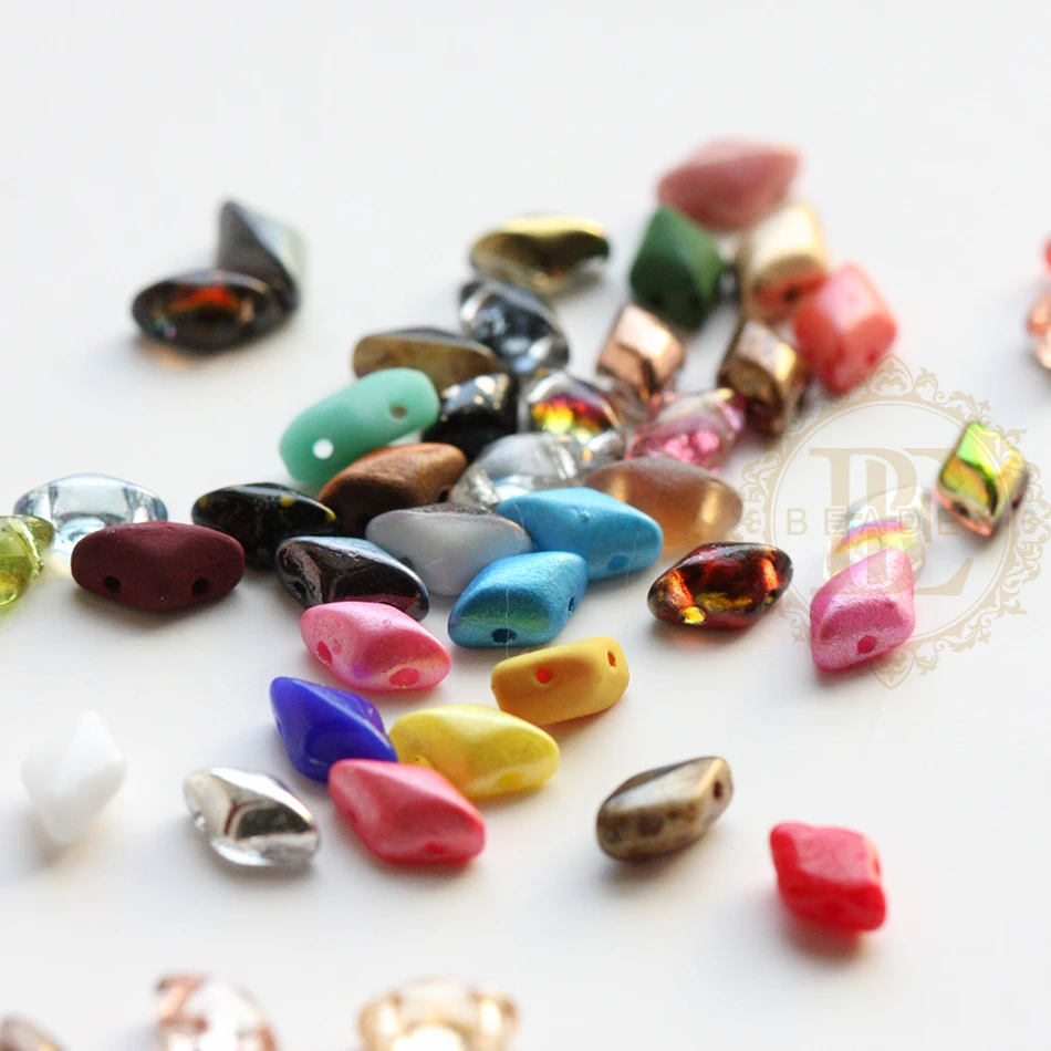 Materiały DIY - 5 Gramów Matubo Czech Gemduo Koraliki Szklane z 2 Otworami - 5x8mm (GEMDUO)