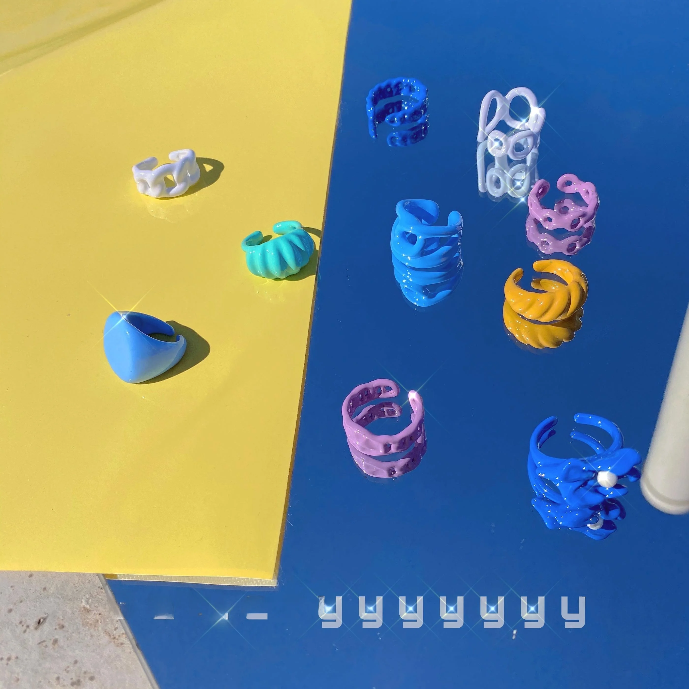 

Handmade Painted Hollow out Rings Non-fading Geometric Design Fashionable Personality Small Sweet Potato Stylized Je...
