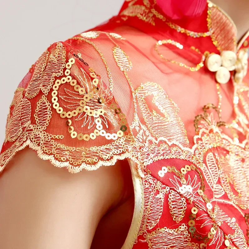 Abito da sposa cinese rosso femminile lungo manica corta Cheongsam oro sottile abito tradizionale cinese da donna Qipao per la festa di nozze