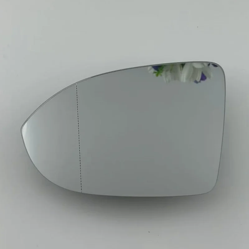 

Left Right Heated Rear Mirror Glass For VW Golf 8 MK8 GTI GTD R 2020 2021 2022 Car Decoration Upgrade Styling ABS Plastic