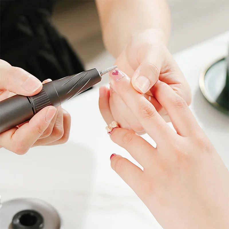 เครื่องเจียรเล็บความเร็วสูง เสียงเบา ขนาดเล็ก แบบเสียบปลั๊ก ใช้ไฟฟ้า สำหรับขัดและเจียรเล็บ ใช้ในบ้าน พกพาสะดวก