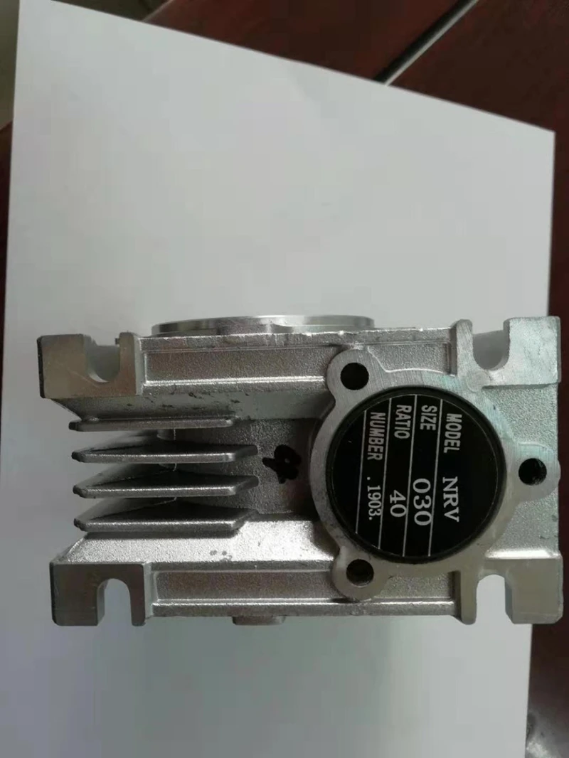 NRV25 Shaft Input Worm Gear Reducer Input Hole Diameter 9mm Output Hole 11mm Hand Crank Turbine Reducer 7.5:1-60:1