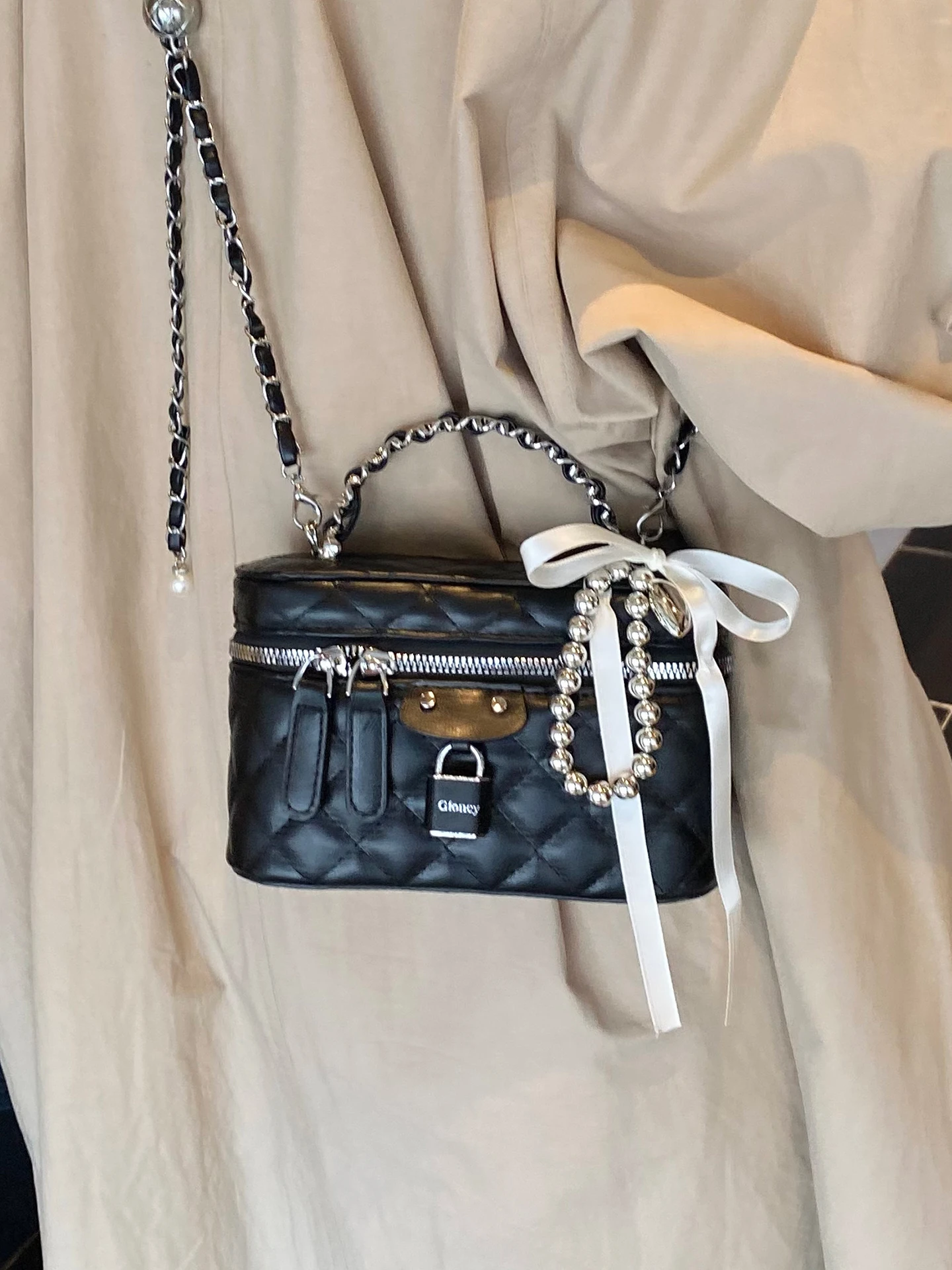 

2025 New Women's PU Leather Waterproof Small Diamond Pattern Fashion Chain Handbag Cactus Box Bag Crossbody Bag