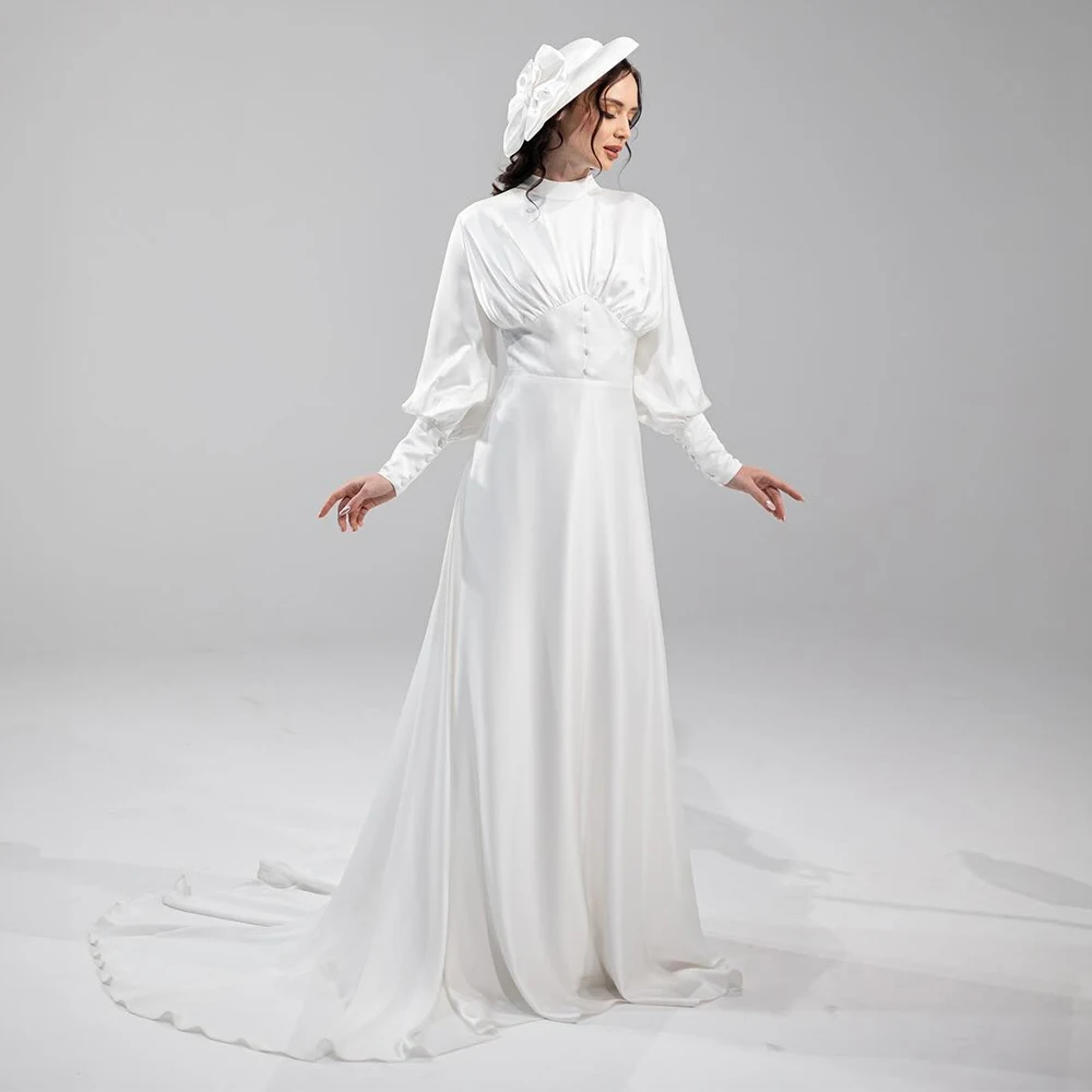 Maßgeschneidertes Dezentes Brautkleid mit Hohem Kragen, Satin-Hochzeitskleid mit Ärmeln und Knöpfen, Muslimisches Brautkleid in Weiß 2026