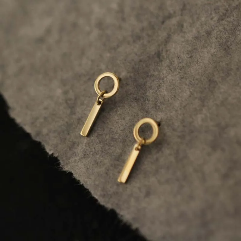 GOLDtutu Unique Plate Bar Stud Earring, Minimal Simple Dainty Style, 9K Solid Gold, kj101