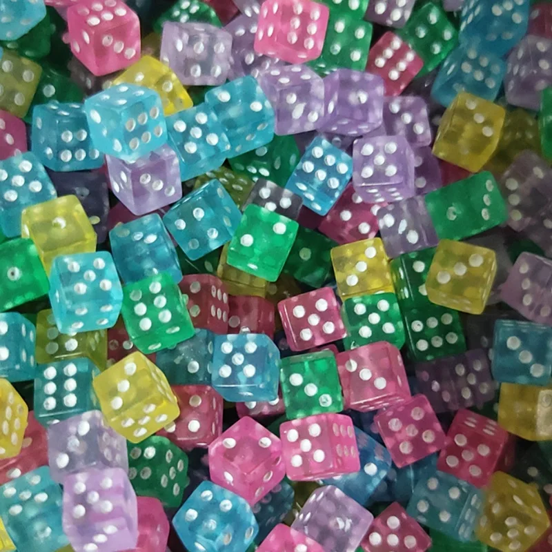50 pièces 5mm acrylique Mini dés jeu dés à angle droit Standard D6 Point Six faces Cube dés pour accessoires de jeu de société