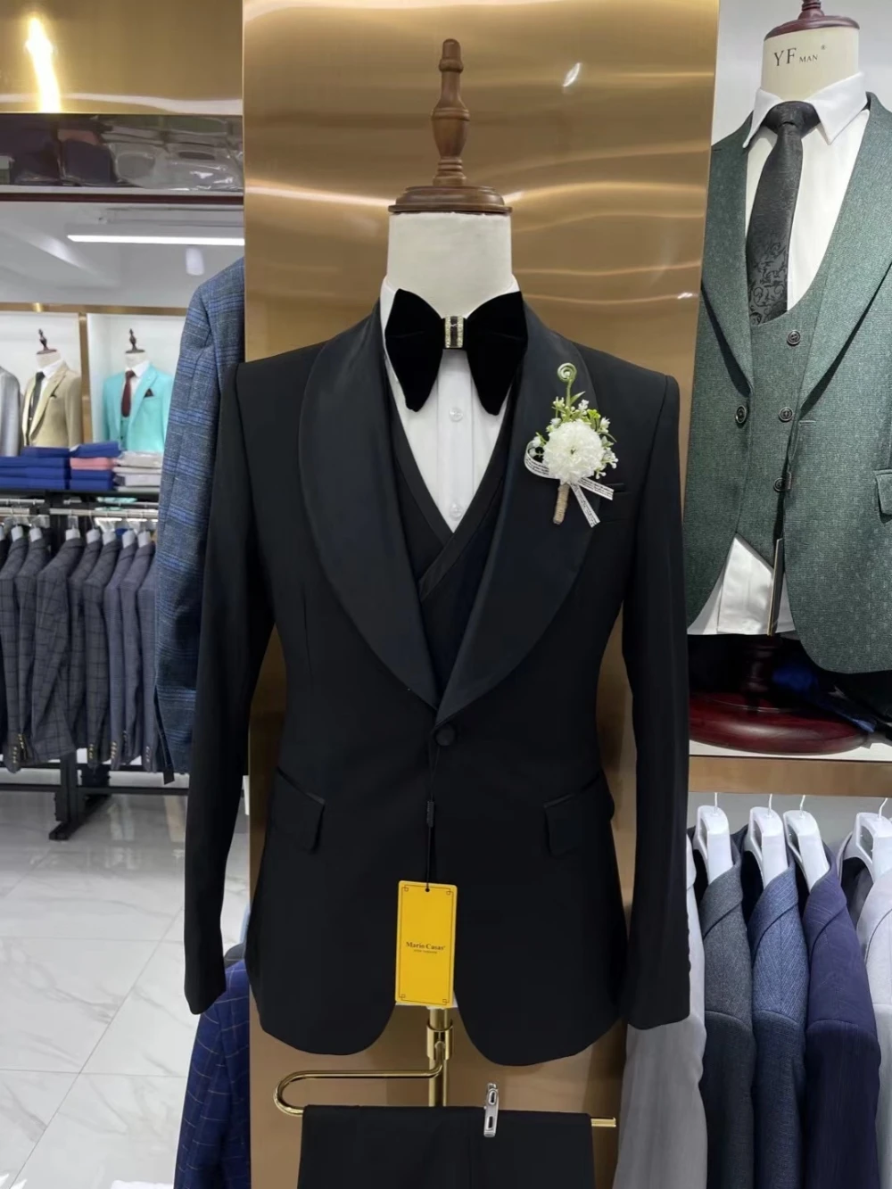 Black Shawl Lapel Men's Suit Set For Formal Business Activities Popular Men Slim Fit Suits Wedding Groom Tuxedo Customized