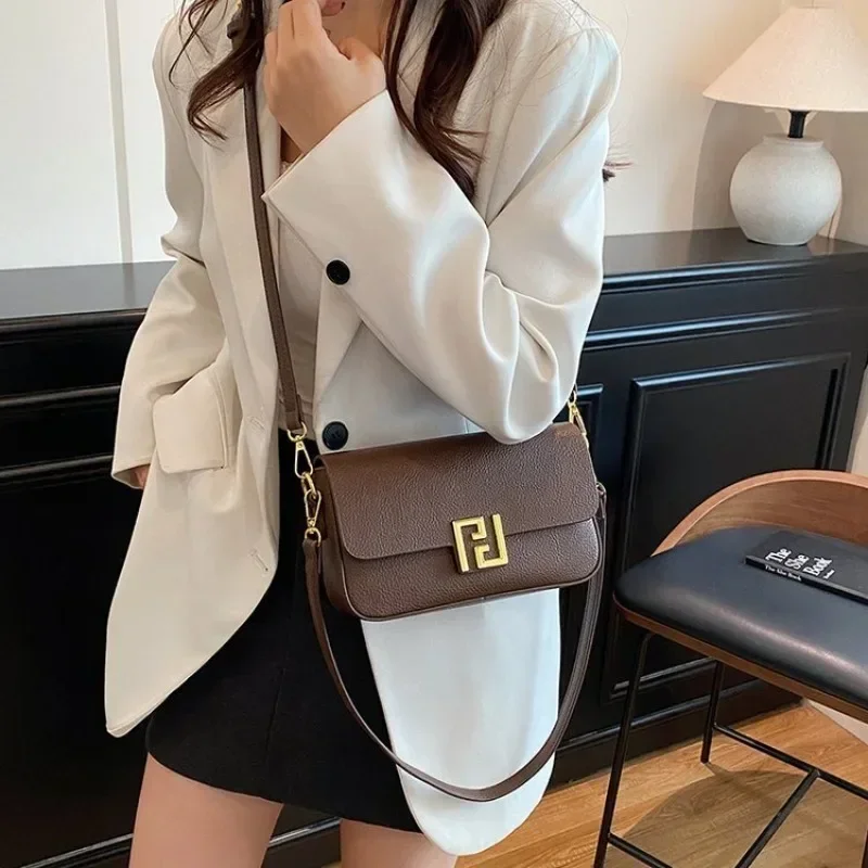 

New PU leather handbag, elegant and fashionable women's chain strap crossbody bag, modern trendy shoulder bag