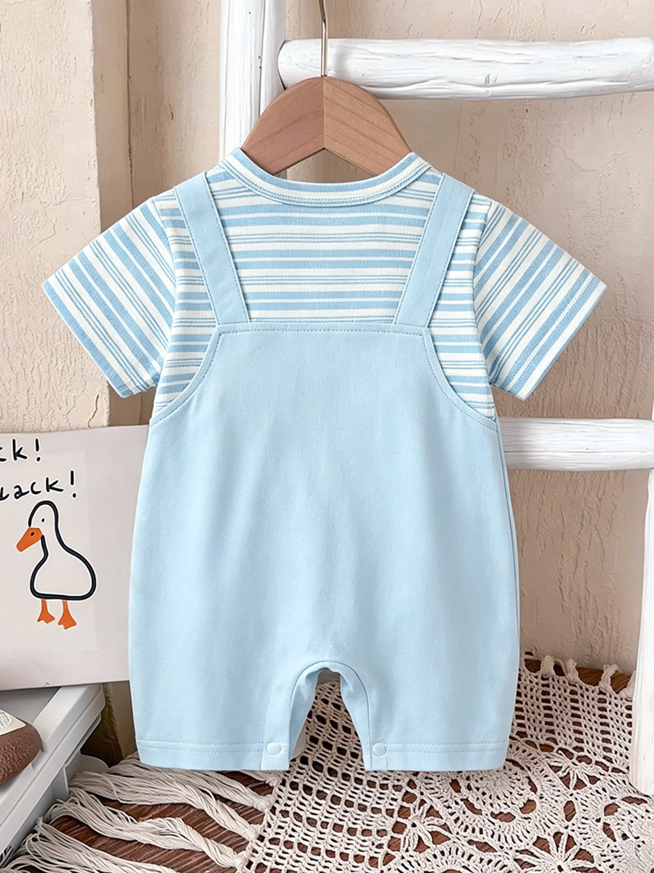 Boys' 3D Puppy Light Blue Striped Short-Sleeve Soft and Cute Cartoon Onesie for Baby Boys and Girls—Early Summer Outing Outfit