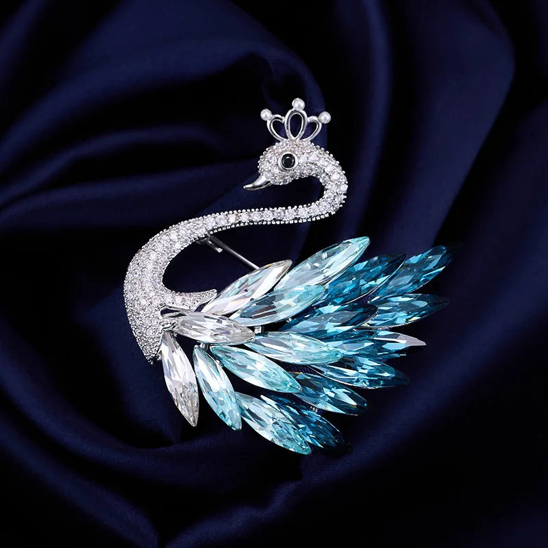 Classic Crystal Swan Gradient Colored Feather Brooches For Women High-End Animal Rhinestone Brooch Luxury Women Jewelry Gift