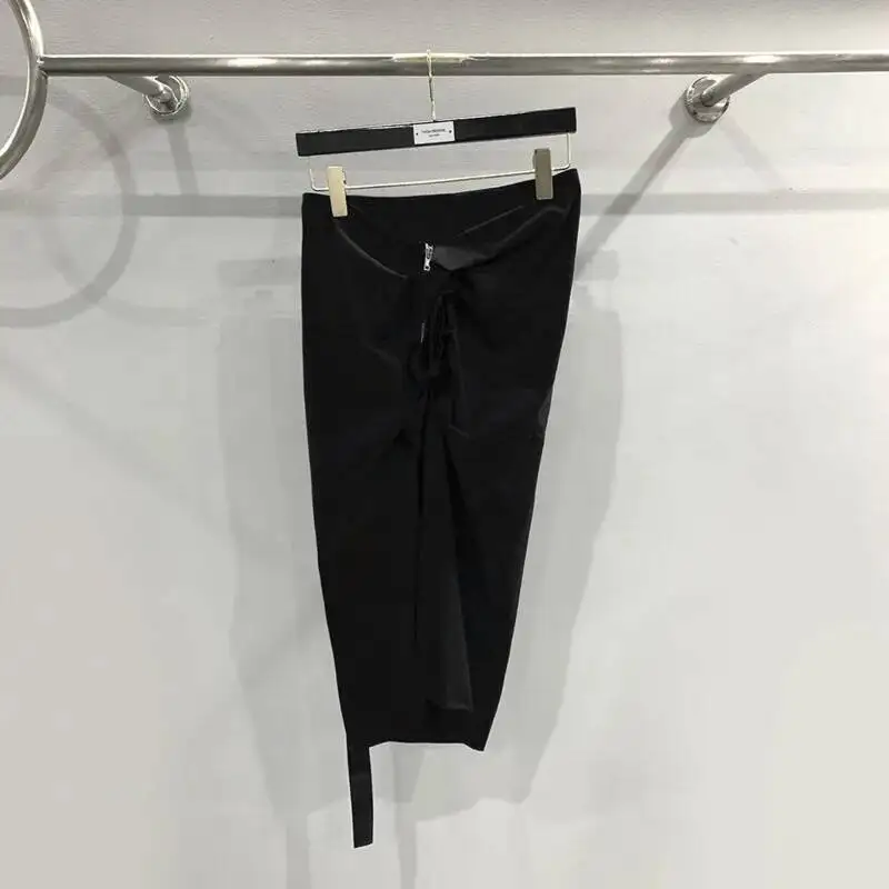 HKSH Jesienna Nowa Spódnica Damska Jednolity Kolor Asymetryczny Krój Ukośny Zamek Błyskawiczny Plisowana Dzianinowa Ciemna Y2K Casualowa Dopasowana Spódnica HK12007