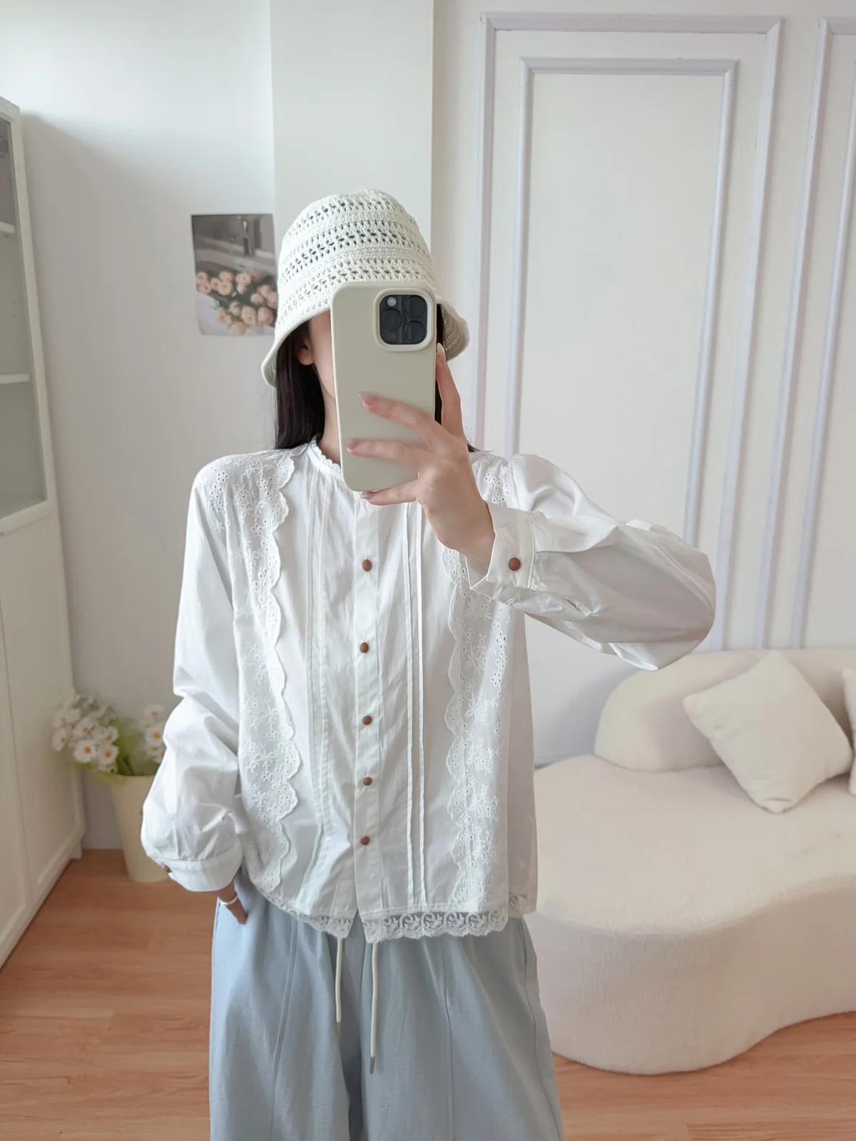 جديد 2025 الخريف قميص قطني بكم طويل ، المرأة الوقوف التطريز الدانتيل ، موري فتاة الفرنسية الحلو تخفيف شيك بلوزة فضفاضة T59717CC