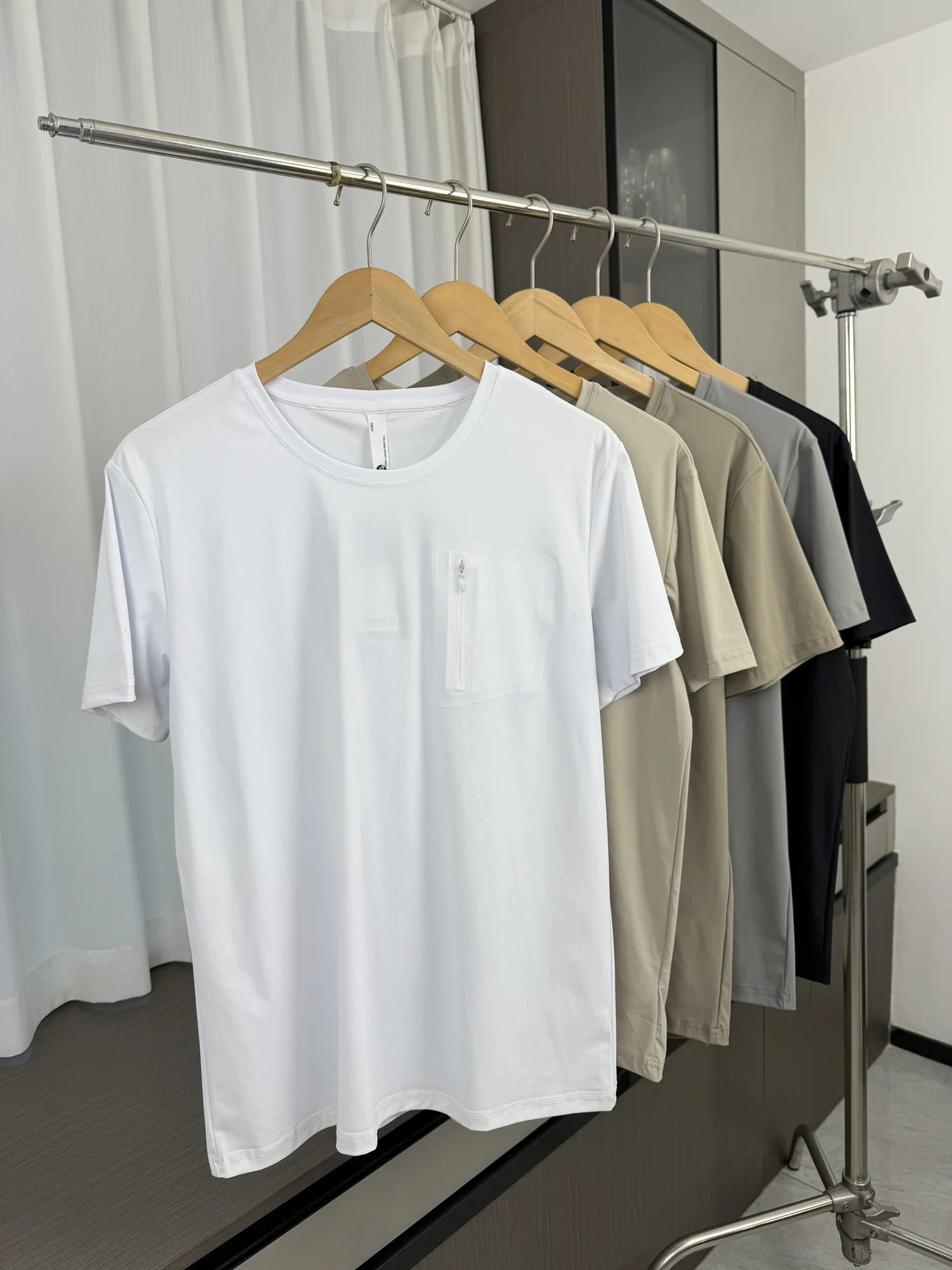Superb Value Soft Mens Summer Basic round Neck Casual Short Sleeve T-Shirt Fashionable Urban Style Breathable Standard Fit T-...