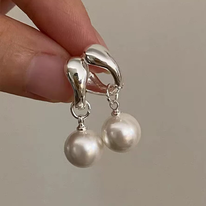 2023 New Cute Pearl Studs Hoop Earrings for Women Silver Color Eardrop Minimalist Tiny Huggies Hoops Wedding Fashion Jewelry