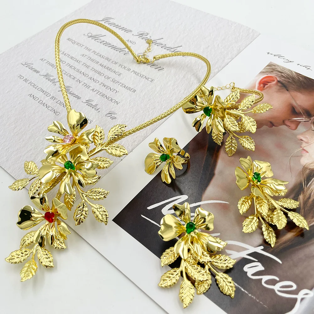 

Luxury Gold Color Jewelry Set for Weddings Leaf Design Pendant Necklace and Drop Earrings Bracelet Ring Set for Anniversary Gift