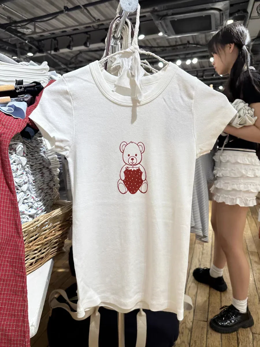 

Woman Strawberry Bear Print Cute T-shirt O-neck Short Sleeve Cotton Tees 2024 Fashion Summer Casual Sweet Tshirt Y2k Tops New