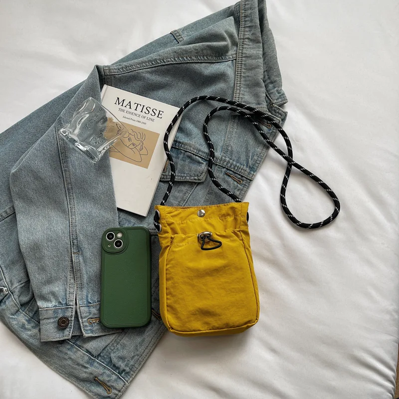 حقيبة صغيرة عادية بسيطة المرأة 2025 جديد نايلون حقيبة الهاتف المحمول تنوعا النمط الأجنبي موضة حقيبة ساعي شخصية #3