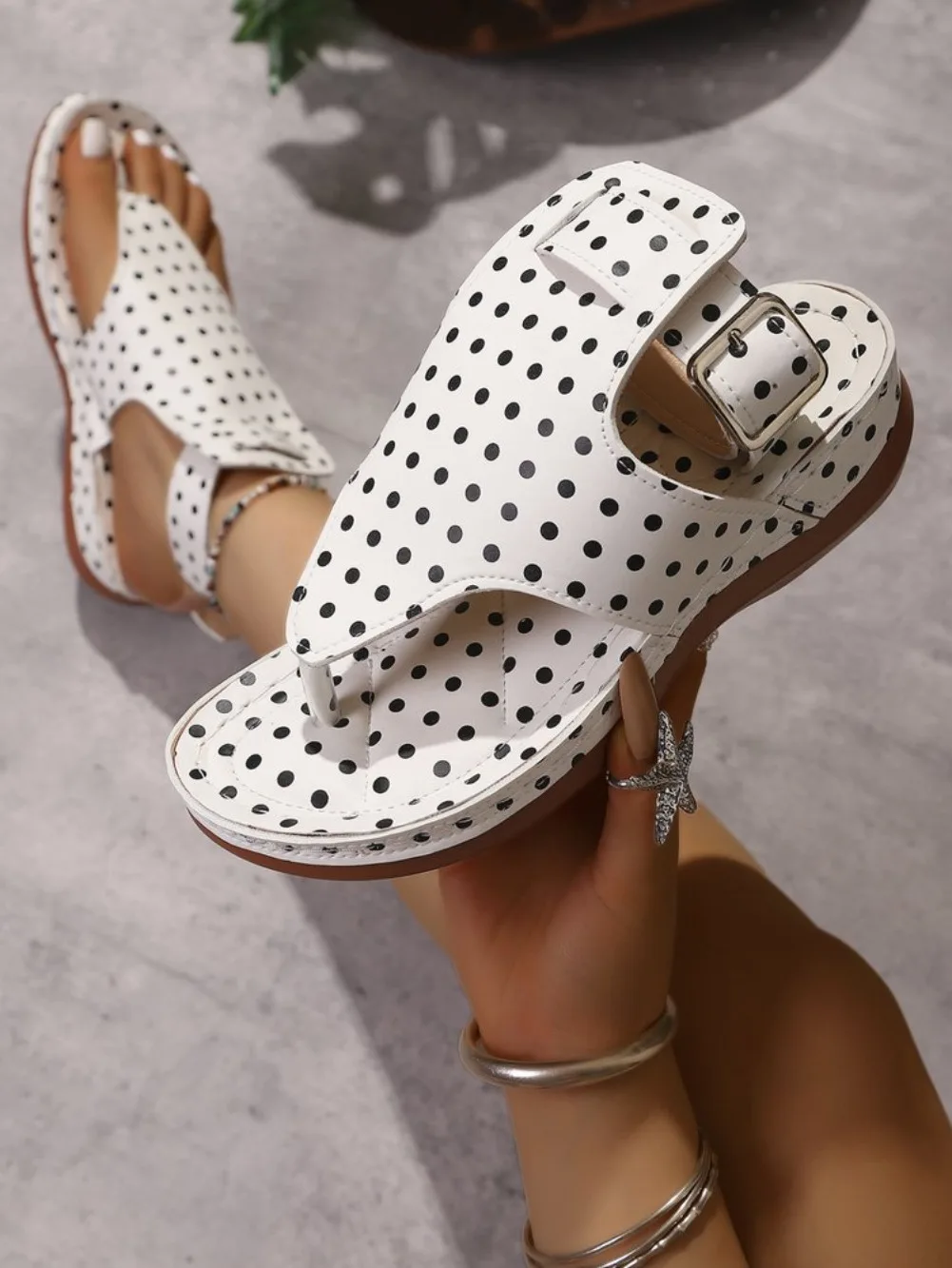 2026 Damen Keilsandalen Sommer Neue Modische Lässige Peeptoe-Sandalen mit Dicker Sohle Rutschfeste Komfortable Hochhackige Damenschuhe – Detail 21