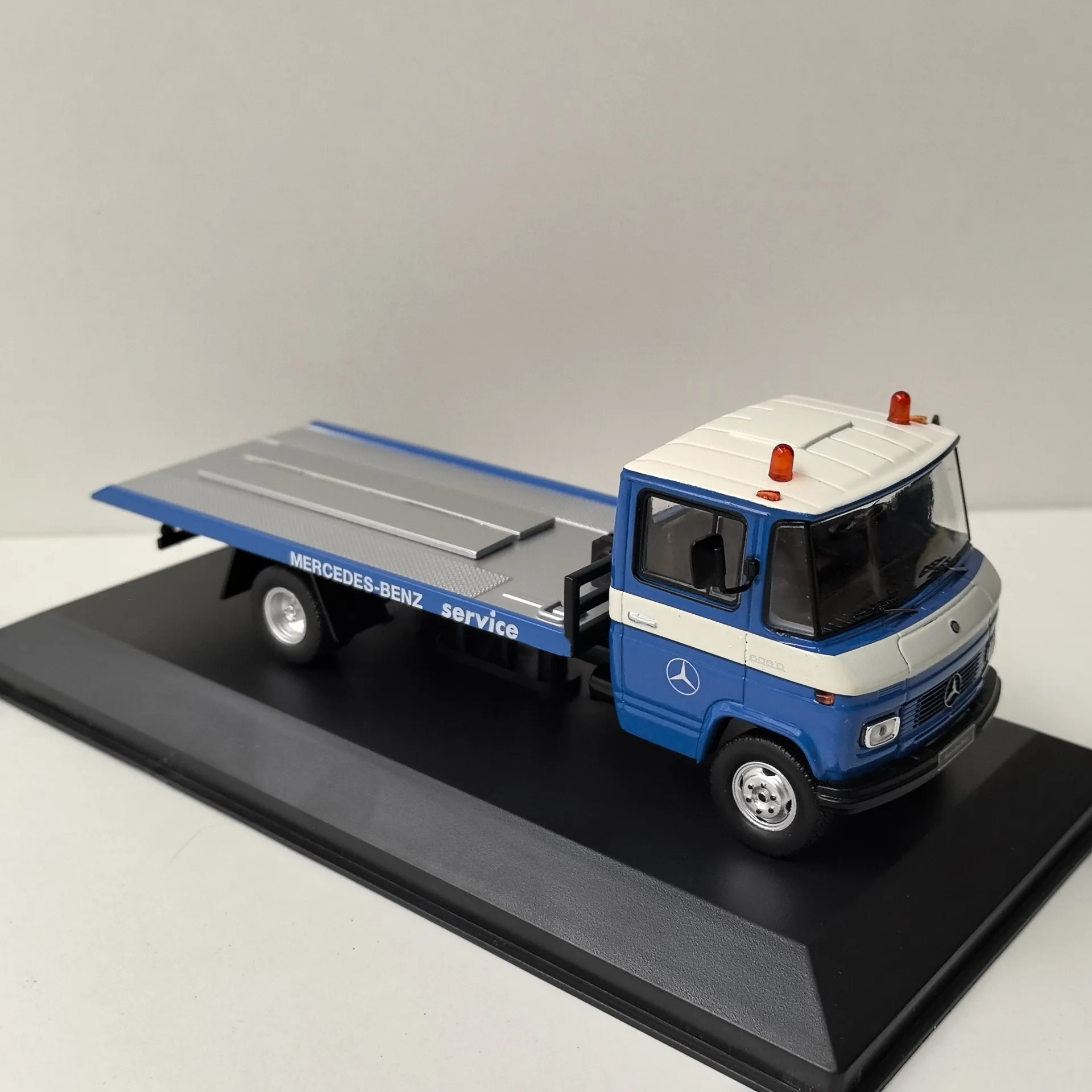 Diecast IXO 1/43 Scale BENZ L608 D 1980 BENZ Flatbed Truck Rescue Alloy Car Model Collectible Toy Gift Souvenir Display Ornament