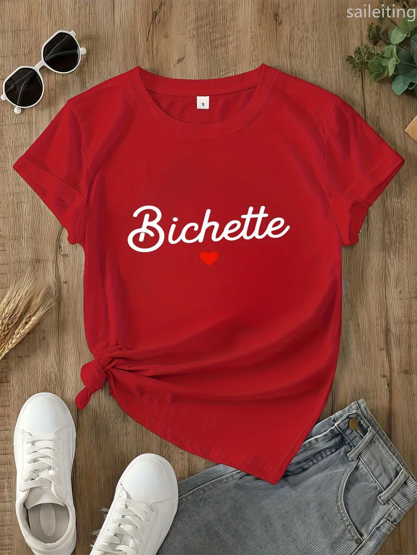 تي شيرت نسائي كاجوال مستدير من Bichette نص ونمط على شكل قلب مطبوع تي شيرت نسائي عصري متعدد الاستخدامات