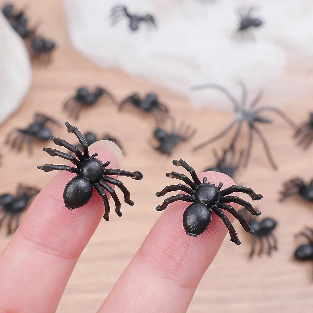 Mini Plastic Fake Spiders Realistic Horror Spider DIY Party Haunted House Prop Lifelike Insects Tricky Toys Halloween Decoration