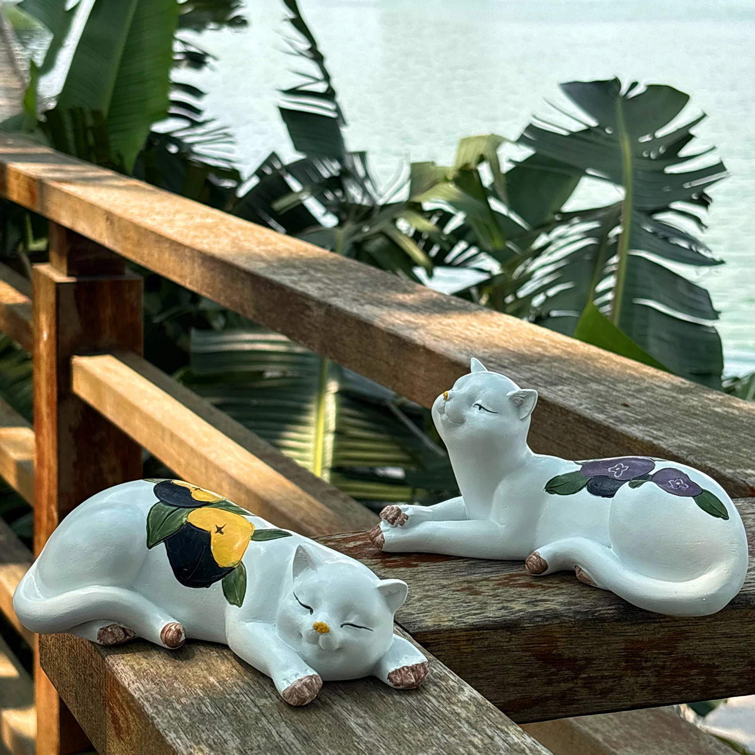 2Pcs Cute White Cat Garden Statue Resin Floral Cat Figurine Outdoor Yard Lawn Decor Ornament Waterproof Home Patio Decoration - view 5