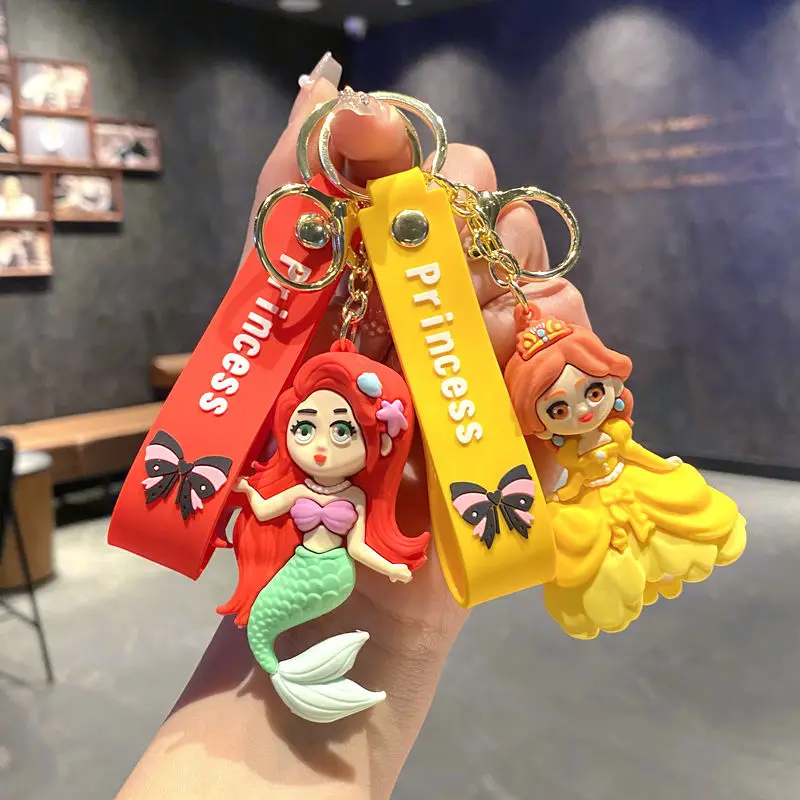 พวงกุญแจสโนว์ไวท์ 3-6 ชิ้น ตุ๊กตาเอลซ่าน่ารัก ตุ๊กตาเงือก ของตกแต่งกระเป๋า ของตกแต่งรถยนต์