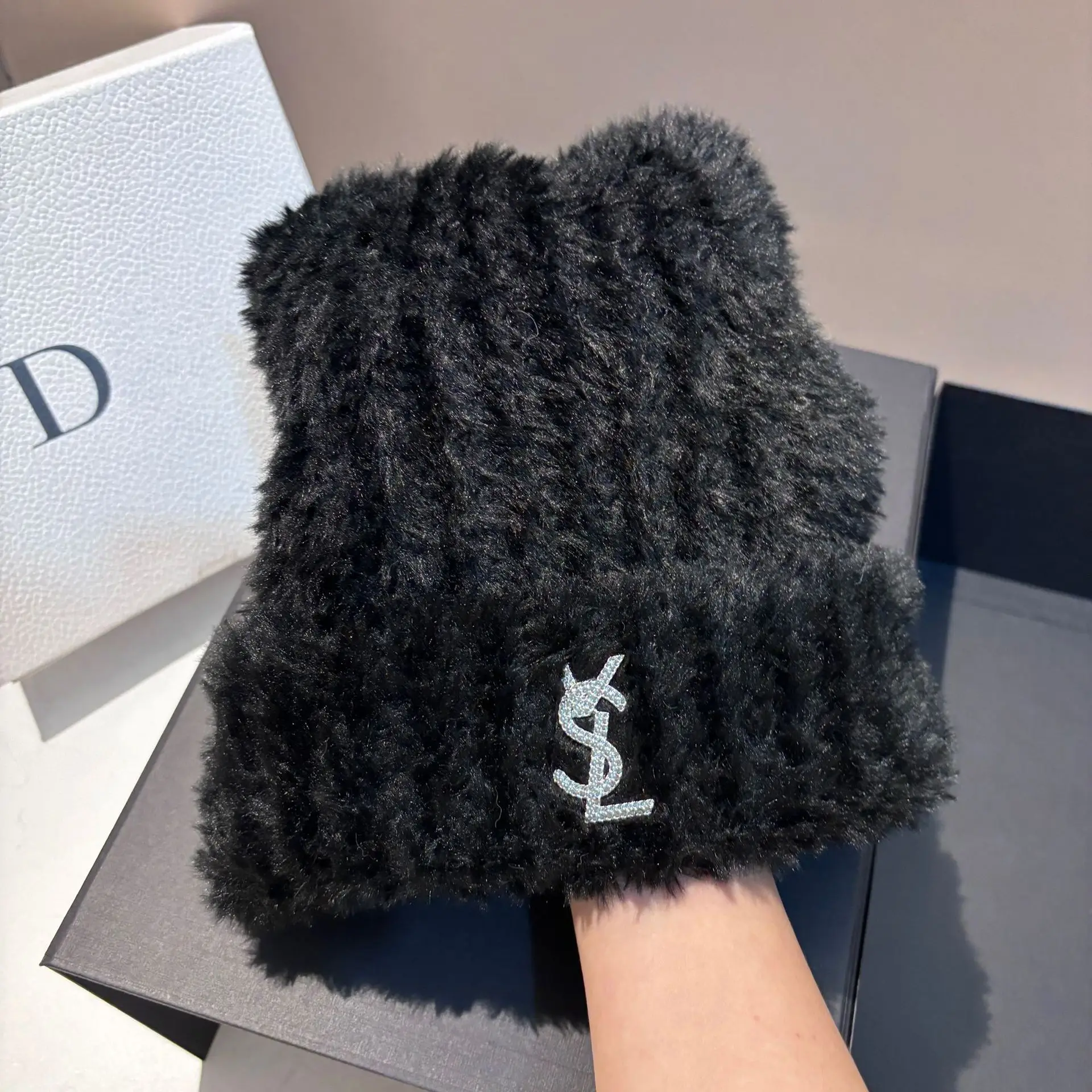 Gorro de punto suave y cálido para mujer, moda para actividades al aire libre, versátil, adelgazante, protección para los oídos, gorro de calavera de invierno, gorros elásticos