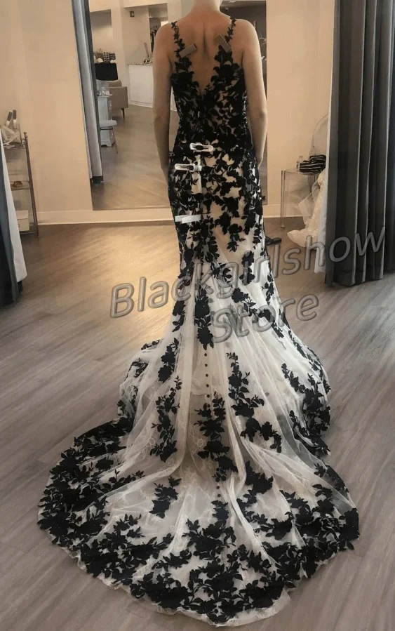 Luxury Vintage Black White Wedding Dress 2024 Sexy v Neck Chapel Train Tight Floor Length Dress فساتين للمناسبات الرسمية