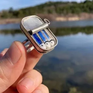 Kolye, yüzük, konserve sardalya, mine, gümüş renkli, tarz, eğlenceli ve sevimli, UNİSEX, April fools ' day'in baş tacı, o-ring, dikkatleri üzerine çeken Teneke kutudaki 6 büyük satış sardalyası-no. 6