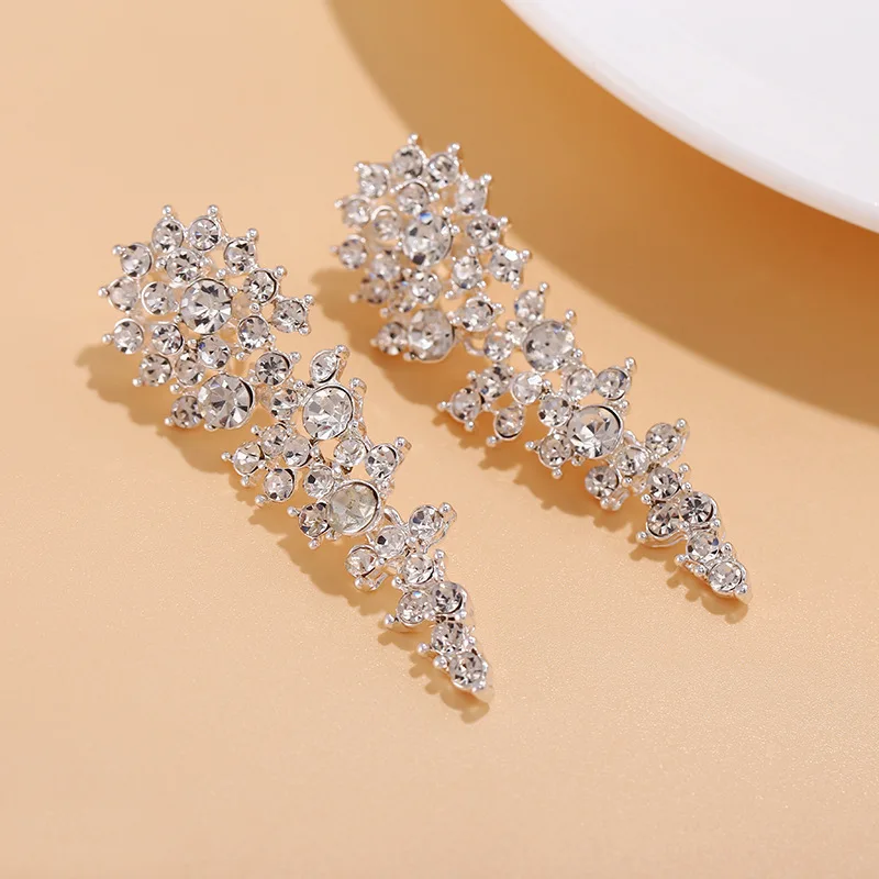 ZAKOL Elegant Rhinestone Crystal Long Drop Clip Earrings Without Piercing Women\'s Wedding Party Ear Clips Accessories