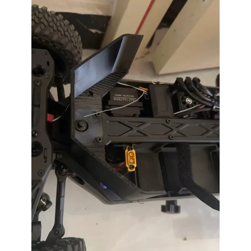1/8 RC Desert Short Course Truck Integrated Sand Scraper Dust Cover Shield for YKTB8 7081 DF8 8081 Upgrade Parts Accessories