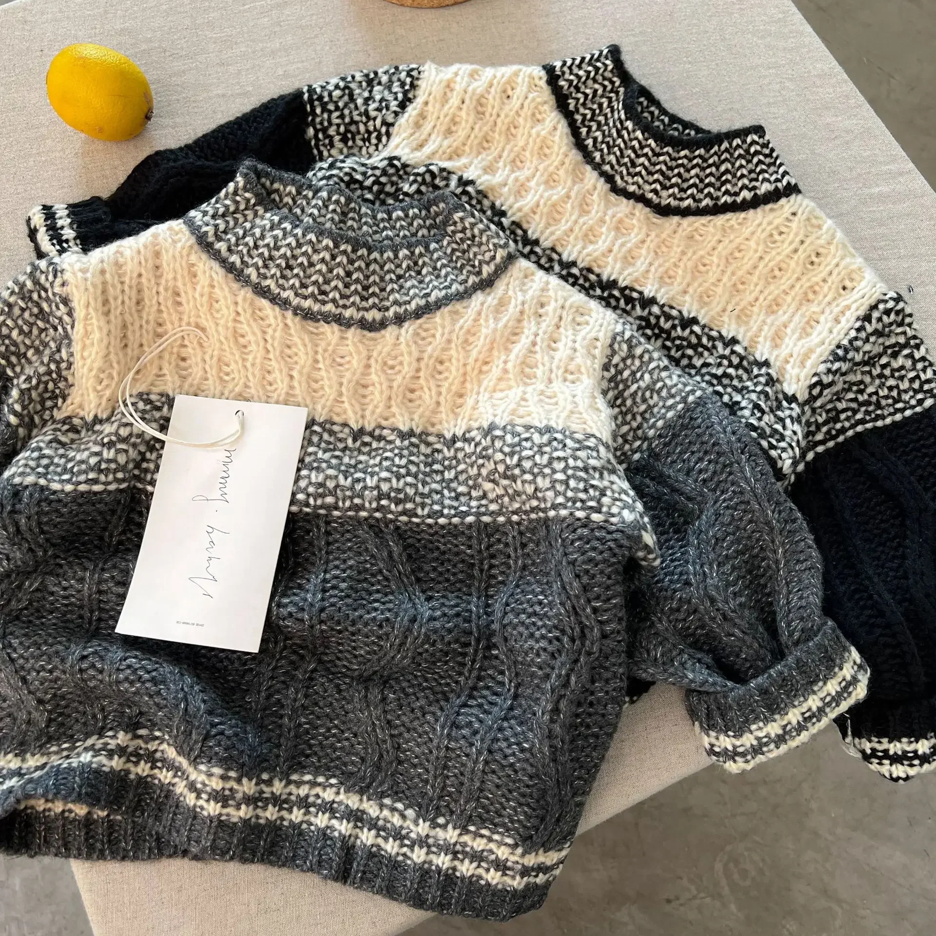 Children's sweater 2024 winter new boys and girls contrasting color knitted sweater baby turtleneck twisted sweater