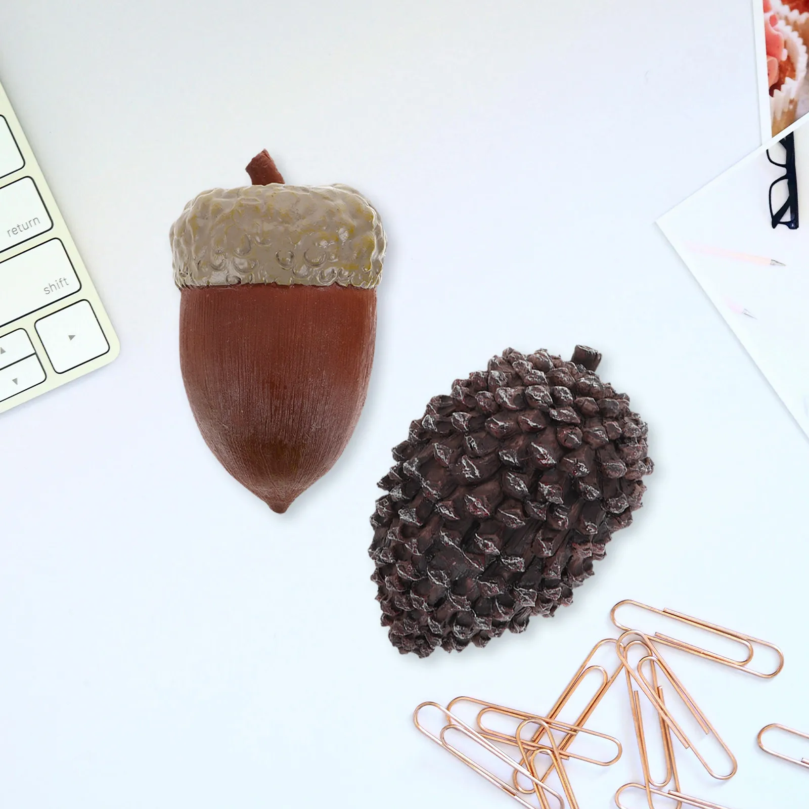 2Pcs Lifelike Acorn Pinecone Key Hider Resin Outdoor Keys Box Garden Yard Home Security Storage Case Hidden Key Holder Diversion