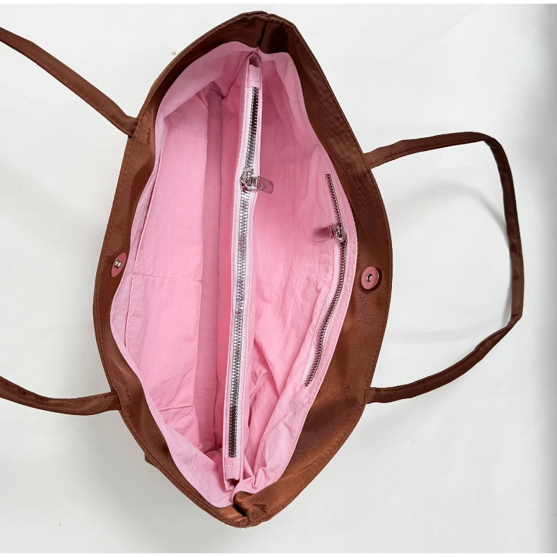Minimalistische Nylon-Umhängetasche mit passender Handtasche, leichte, vielseitige Damen-Unterarmtasche, einfarbige Alltagstasche – Detail 2