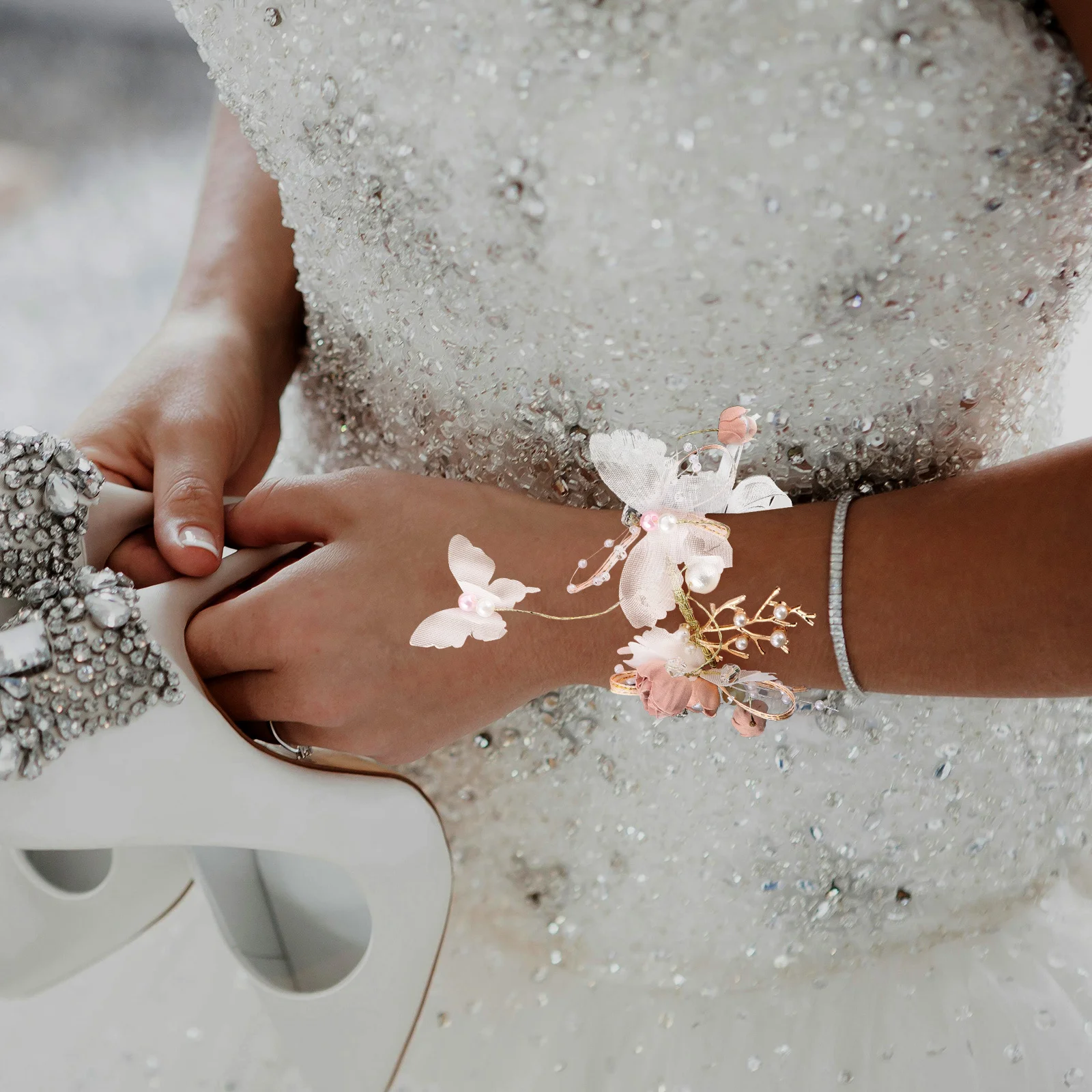 

Handcrafted Flower Wrist Corsage For Bride Bridesmaid Wedding Floral Bracelet Decorative Wrist Flower Bridal Accessory