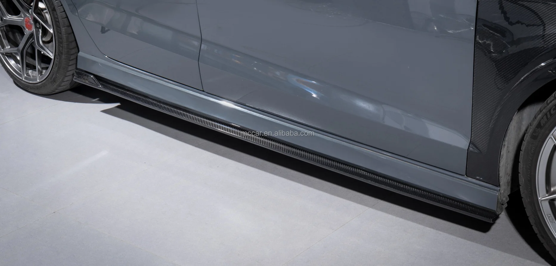 عالية الجودة ألياف الكربون الجافة قطع غيار السيارات الجانب تنورة لأودي A3 S3 2017-2019 مصدات السيارات لوحات الروك اكسسوارات السيارات