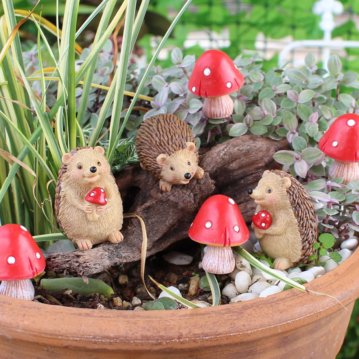 

Adorable Hedgehog & Mushroom Statue - Resin Garden Decor, Whimsical for Outdoor