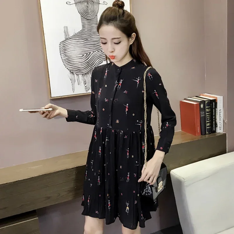 Fashion Woman Dresses 2024 Spring Long Sleeve Print Chiffon Dress Women Loose Empire Button Pleated Women Dress 2186 50