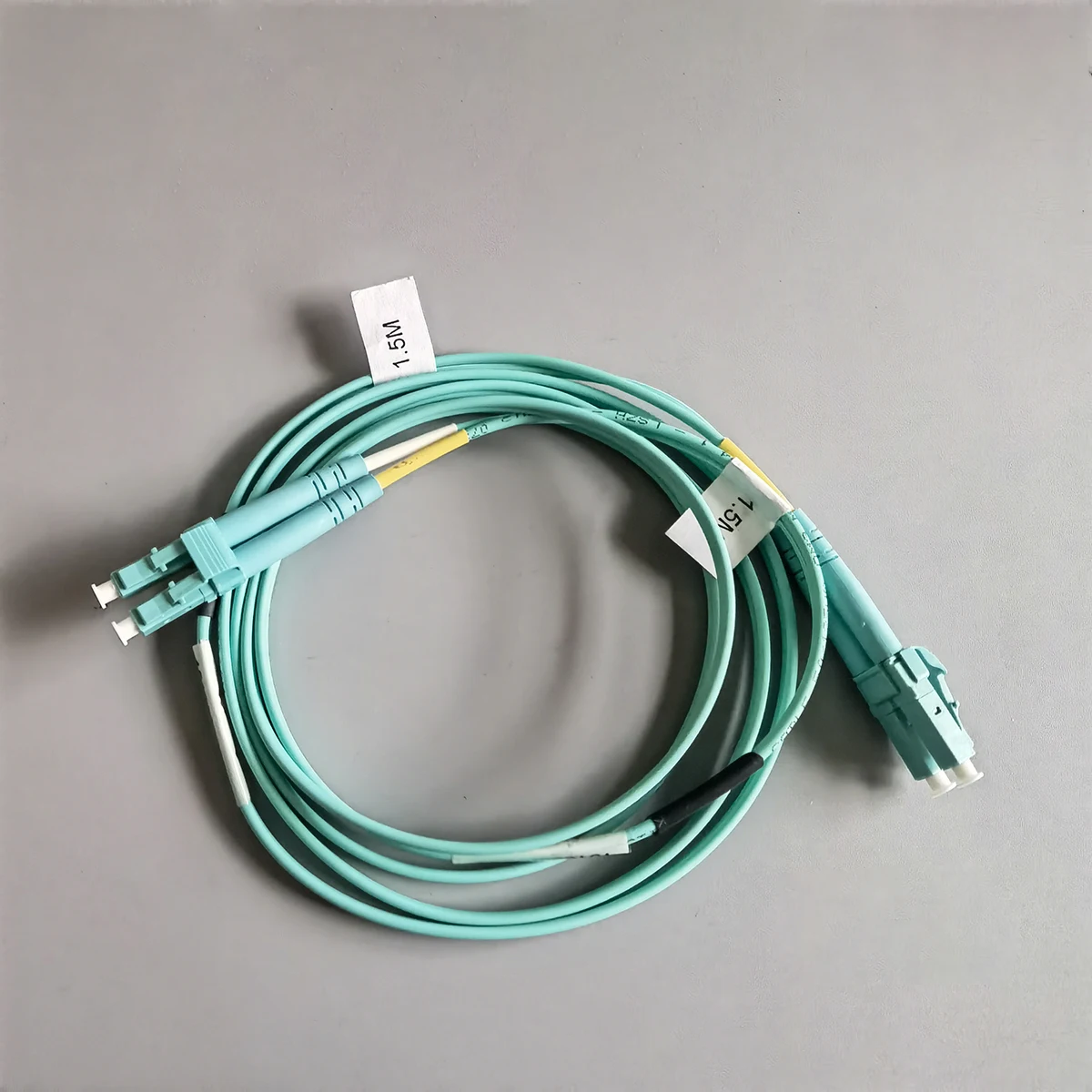 Fibra Optica 1,5 m LC-LC OM3/50/125 MM LSZH Duplex FTTR Cable de conexión de fibra óptica 2 núcleos baja pérdida de inserción y alta pérdida de retorno