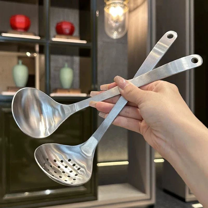 1pc Japanese Style Long Handle Hot Pot Leaky Spoon Household Hot Pot Big Spoon Congee Spoon