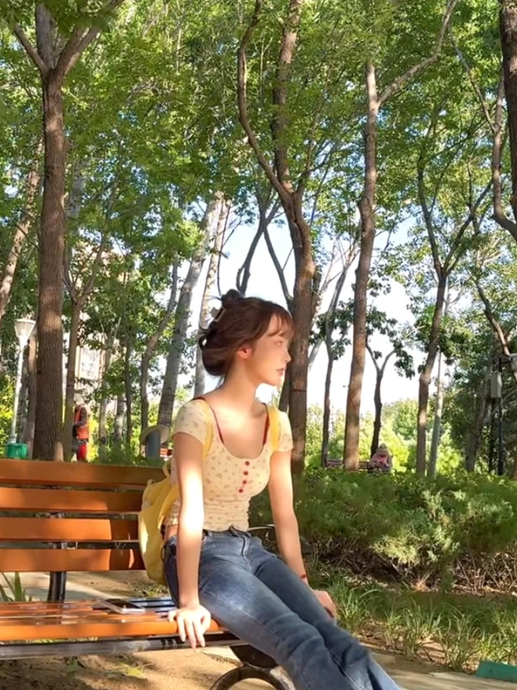 Pure Desire FlM Fake Two-Piece ort oulder ort Sve T-irt Women Summer Slim Sweet Spicy ort with Chest Pad Top