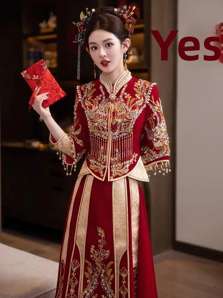 

Бархатное традиционное китайское свадебное платье с тяжелой вышивкой для новобрачной, зимнее, с длинными рукавами и воротником-стойкой